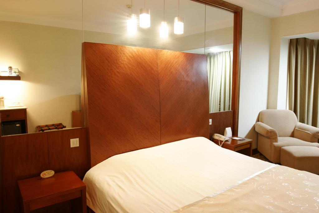 Jingbin Hotel Beijing Exterior photo